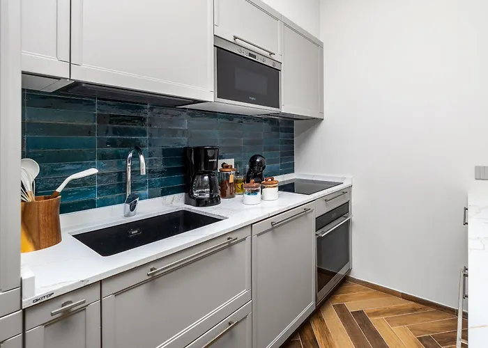 Futura Funky House - De Vivo Realty *